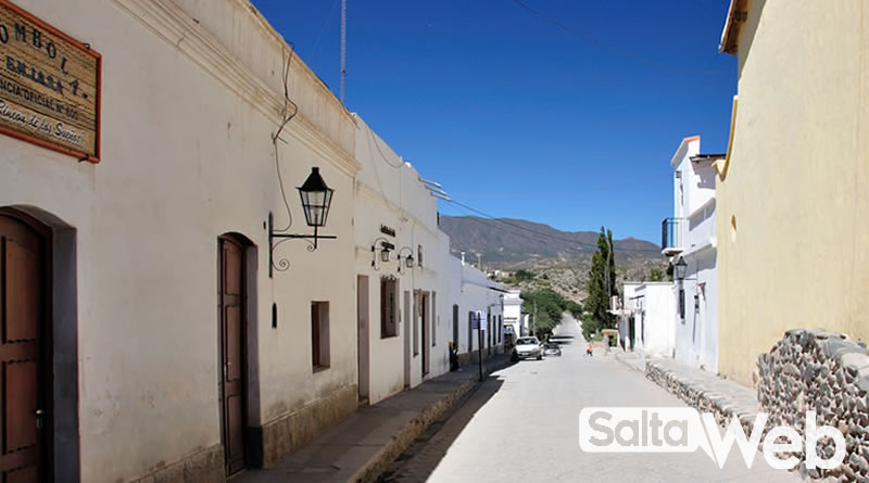 El Pueblo mágico de Cachi - Salta Web